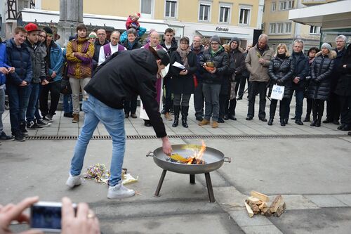 Aschermittwoch 2015 / Katholische Kirche Vorarlberg / Hannes M?ser Aschenritual am Aschermittwoch 2015 in Bregenz, Leutb?hel.